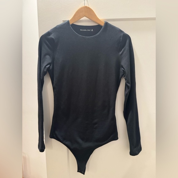 2 Abercrombie and Fitch White/Black Long Sleeve Seamless Bodysuits (lot of 2) - Picture 13 of 13